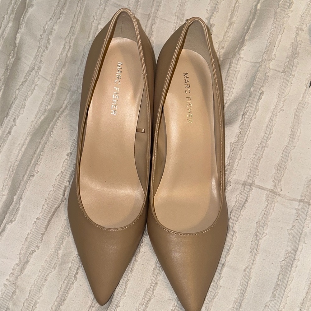 Brand new kitten heels